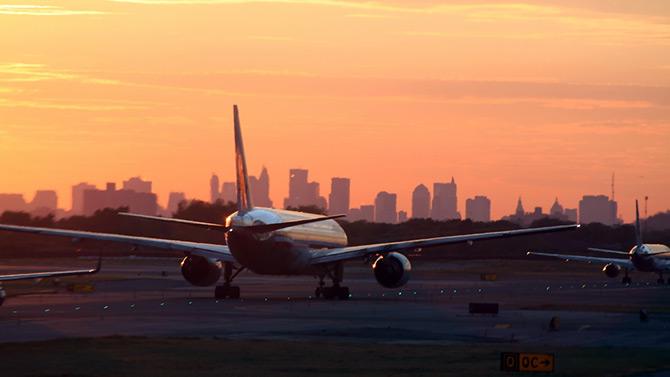 which is the best airport to fly into new york city